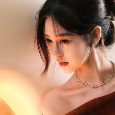 中央舞台：踮起脚尖